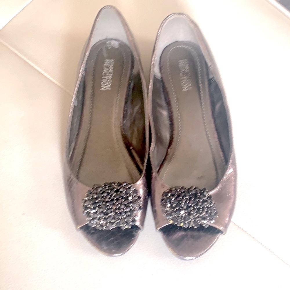 Kenneth Cole Side On Metallic Bronze Embellish Flats 7.5 Peep Toe Career Casual